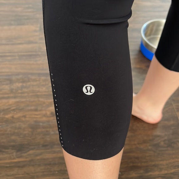 LuluLemon Crop Side-Pocket Leggings!! - Picture 4 of 4